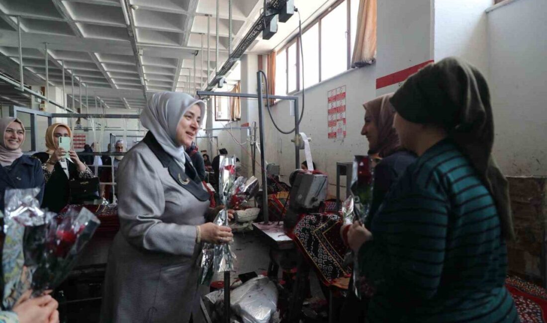 AK Parti Genel Merkez Kadın Kolları Başkanı Ercan, tekstil fabrikasında kadın işçilerle bir araya geldi AK Parti Genel Merkez Kadın Kolları Başkanı Tuğba Işık Ercan,