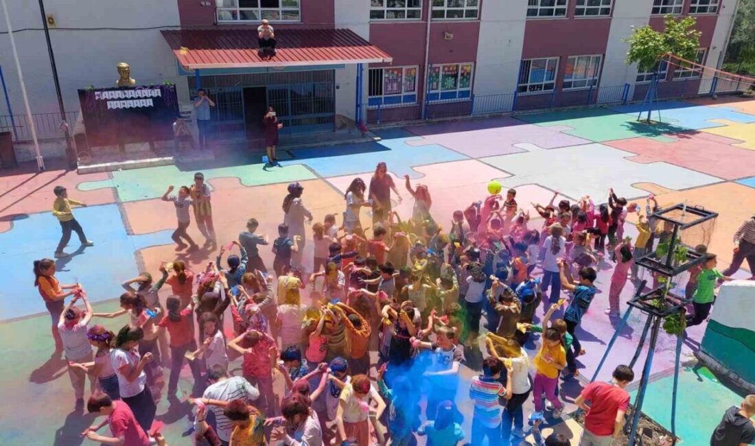 Akçaköy İlk-Ortaokulu’nca colourfest etkinliği yapıldı Aydın Köşk ilçesinde bulunan Akçaköy İlk-Ortaokulunda ’Hıdırellez Şenliği ve Colourfest’