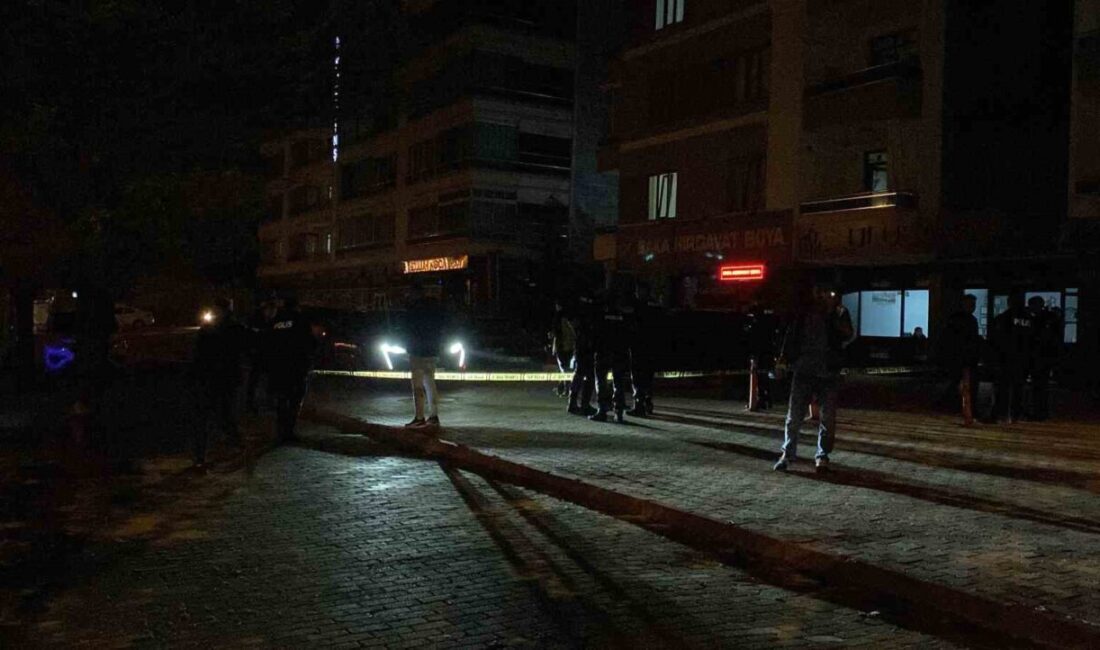 Alacak verecek kavgası kanlı bitti: 1 yaralı Konya’da alacak verecek kavgasında bir kişi husumetlisini silahla vurarak yaraladı.