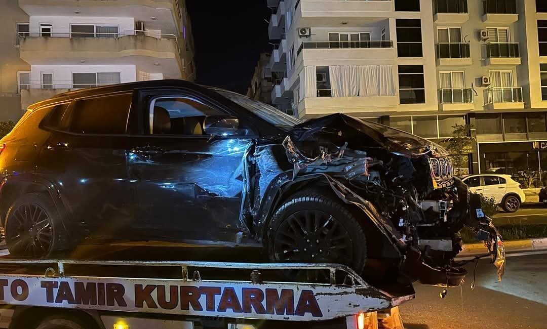 Alanya’da alkollü sürücü park halindeki araçlara çarptı Antalya’nın Alanya ilçesinde alkollü araç kullanan bir sürücü, park halindeki