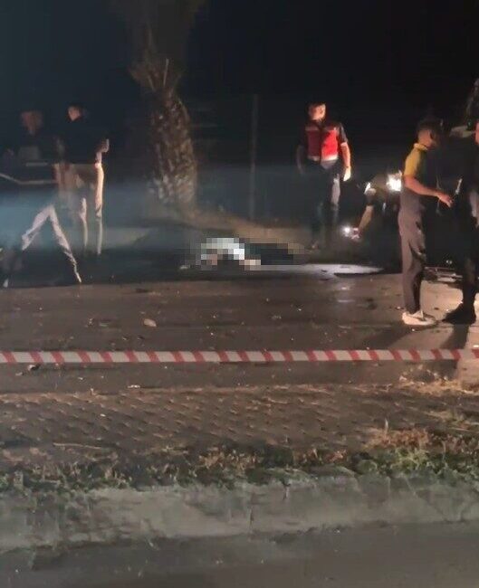 Alanya’da servis araca otomobille çarpıştı: 2 ölü, 6 yaralı Antalya’nın Alanya ilçesinde servis aracı ile otomobilin çarpıştığı feci trafik