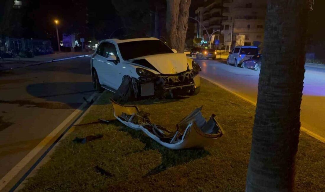 Alkollü sürücü ortalığı savaş alanına çevirdi, kazayı yaralanmadan atlattı Antalya’nın Gazipaşa ilçesinde cadde üzerinde aşırı hızda seyrederken kontrolden çıkan