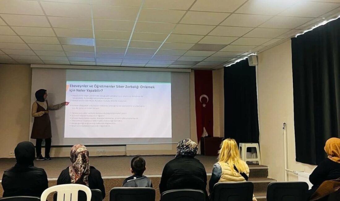 Altıntaş’ta okul aile birliği üyelerine seminer Altıntaş İlçe Milli Eğitim Müdürlüğünce dijital güvenlik, bağımlılıkla mücadele ve