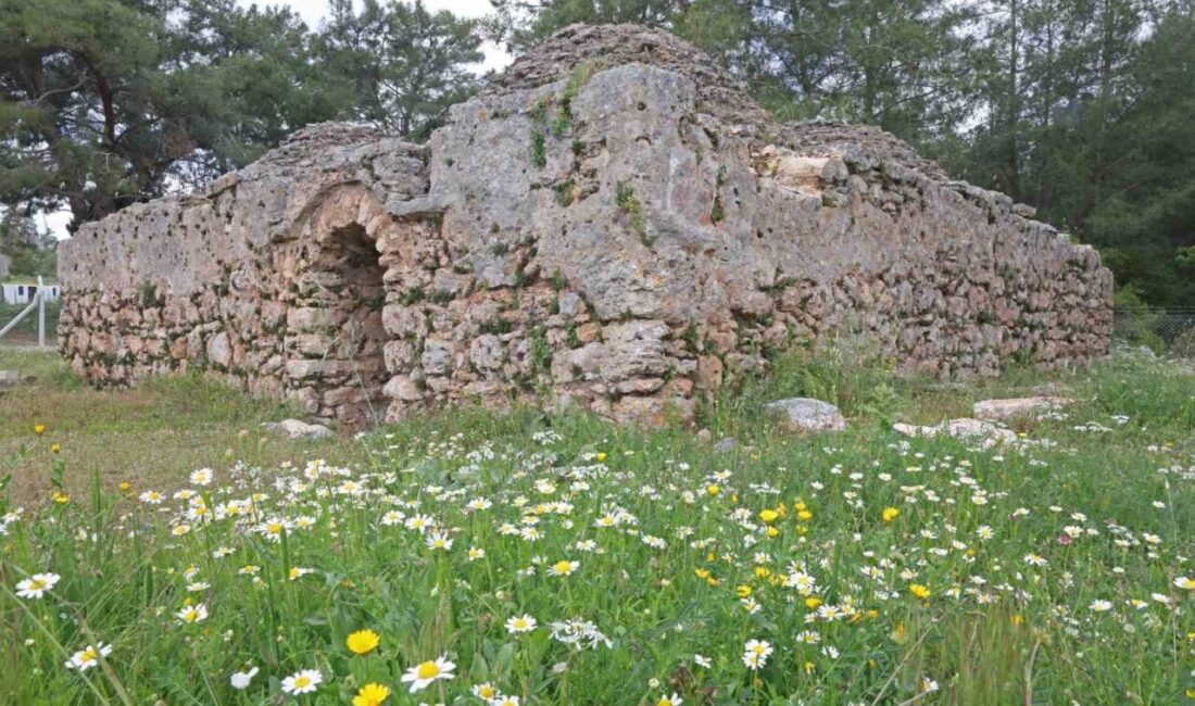 Antalya’da 300 yıllık 4 kubbeli sarnıç restore ediliyor Antalya’nın Kepez ilçesi Kızıllı Mahallesi’ndeki tarihi 4 kubbeli su sarnıcı