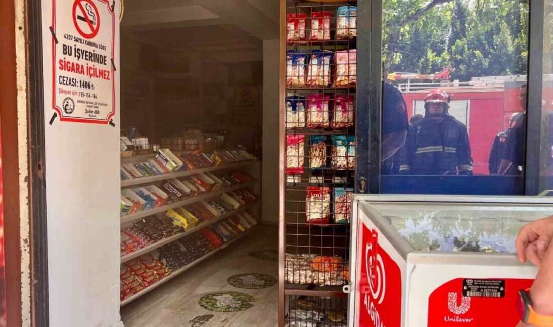 Antalya’da markette yangın korkusu Antalya’nın Kepez ilçesinde bir markette çıkan yangın paniğe neden oldu.
