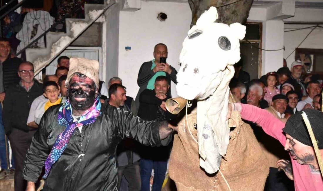 Asırlık ’deve oyunu’ Sındırgı’da canlandırıldı Balıkesir’in Sındırgı ilçesine bağlı kırsal Işıklar Mahallesi’nde, savaş zamanında düşmanı