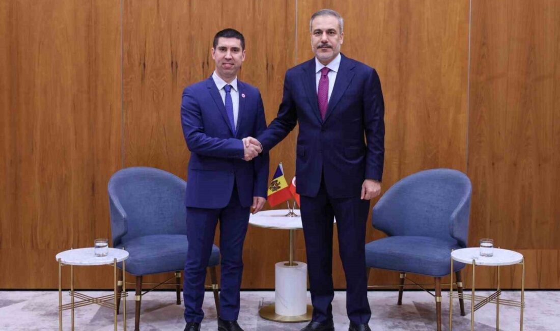 Bakan Fidan, Moldova Başbakan Yardımcısı Popşoi ile bir araya geldi Dışişleri Bakanı Hakan Fidan, Polonya’da düzenlenen Avrupa Birliği (AB) Gayrıresmi