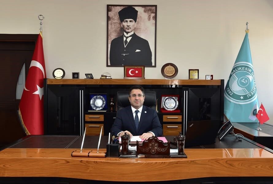 Balıkesir Üniversitesi’nde ilkler üniversitenin geleceğini şekillendiriyor Balıkesir Üniversitesi, akademik dünyadan kampüs yaşamına, topluma katkı projelerinden teknolojik