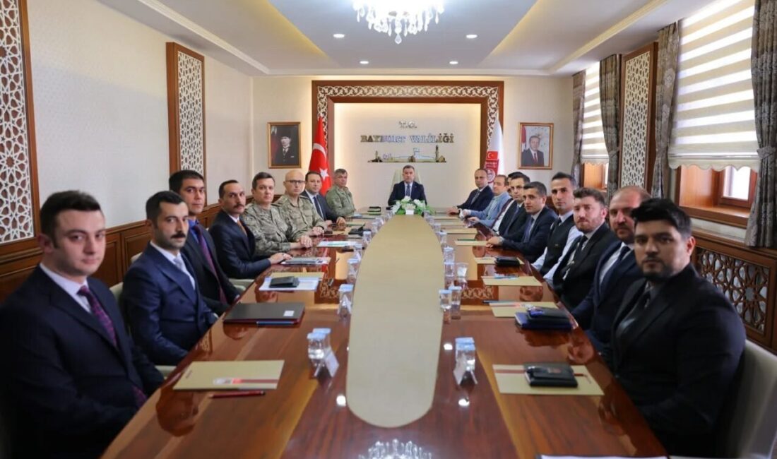 Bayburt’ta asayiş toplantısı yapıldı Bayburt Valisi Mustafa Eldivan başkanlığında, ‘Genişletilmiş İl Güvenlik ve Asayiş