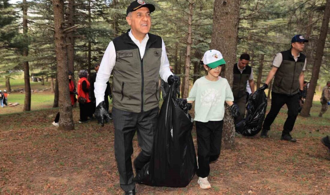 Bingöl Valisi Usta: “Bu ormanlar, bu tabiat bizden sonraki nesillerin bizlere emanetidir” Bingöl’de ‘Orman Benim’ faaliyeti kapsamında çevre temizliği yapıldı. Bingöl’ün Yenimahalle