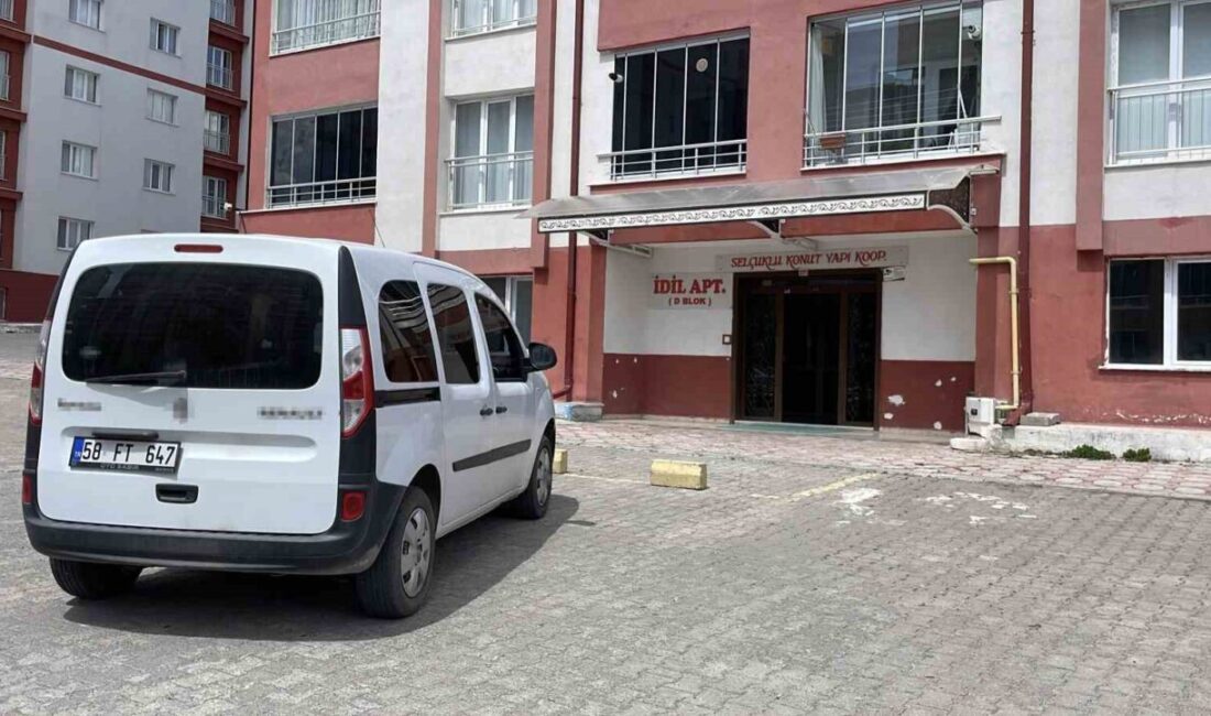 Boğazları kesilerek öldürülen kardeşlerin amcası: “Babaları 4 yıldır kayıptı” Sivas’ta boğazları kesilerek öldürülen 22 ve 16 yaşındaki iki kardeşin