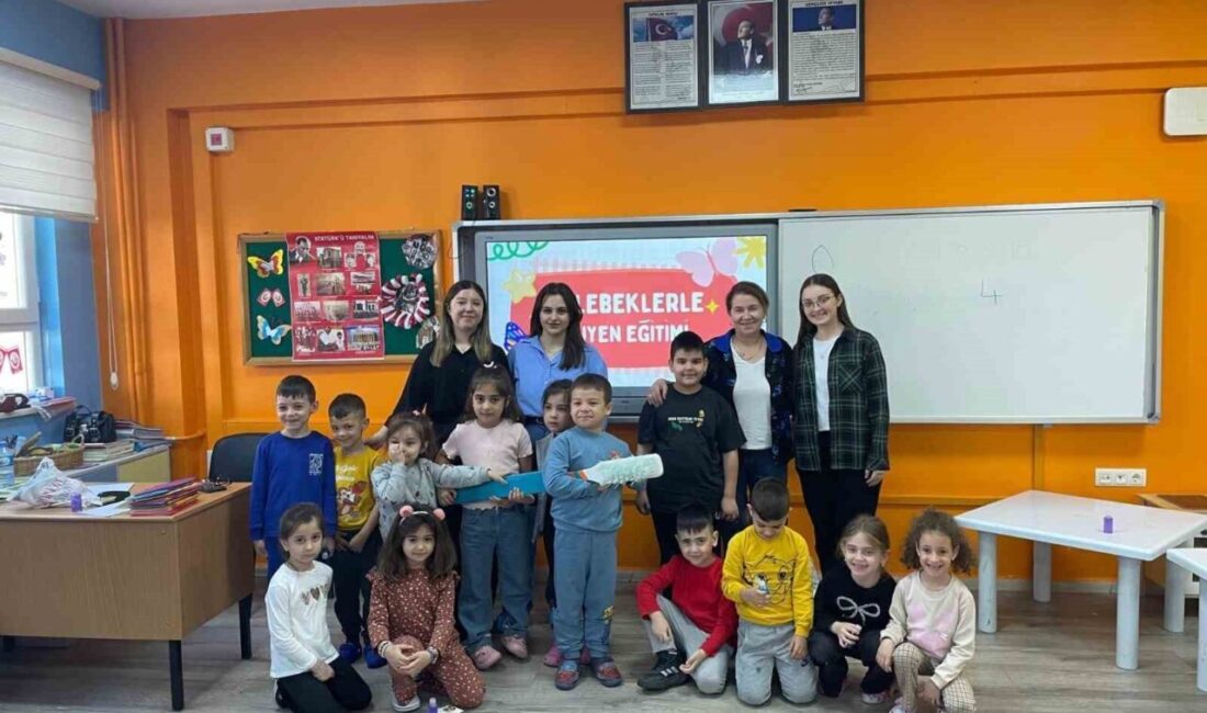 Burhaniye’de dev diş fırçası miniklerle buluştu Balıkesir Üniversitesi Burhaniye Meslek Yüksekokulu’nda göreve başlayan İŞKUR Gençlik Programı
