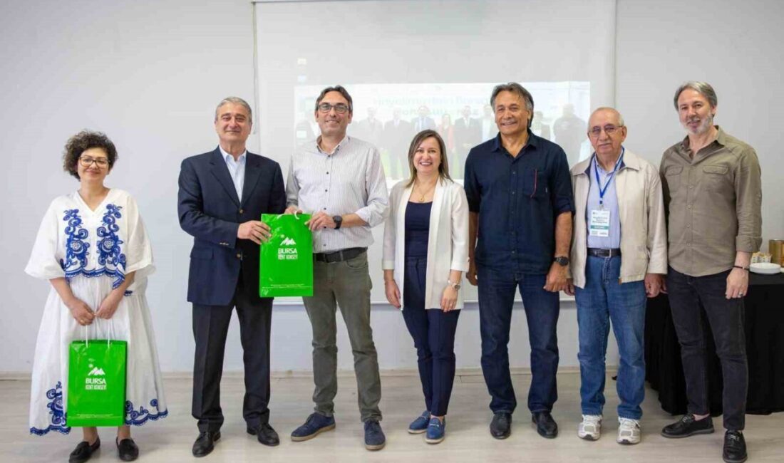 Bursalılar, hayallerindeki Bursa’yı konuşmaya devam ediyor Bursa’nın ‘Kent Anayasası’nı oluşturacak olan 1/100.000 Ölçekli Çevre Düzeni Planı