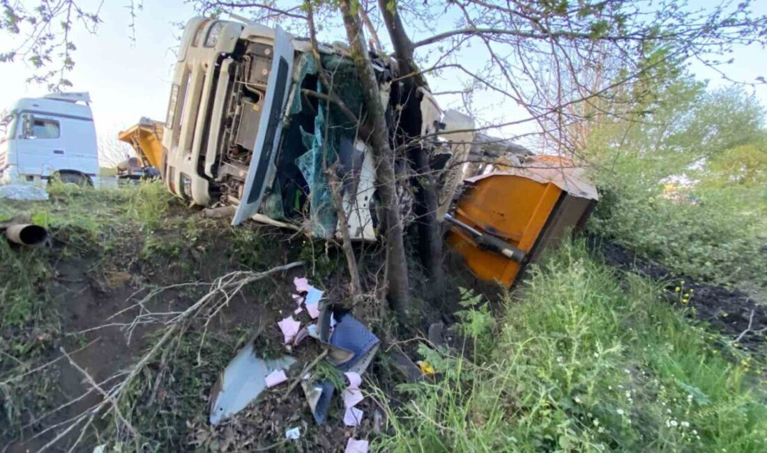 Çan’da kömür yüklü kamyon devrildi, sürücü yaralandı Çanakkale’nin Çan ilçesine bağlı Durali Köyü sapağında kömür yüklü kamyon