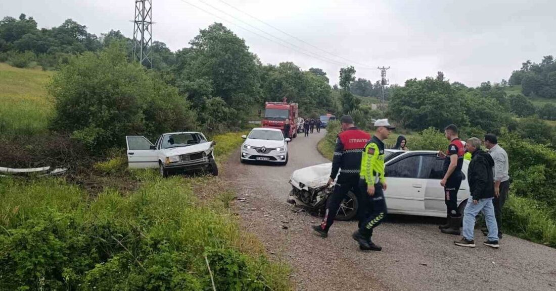 Çan’da trafik kazası: 2 yaralı Çanakkale’nin Çan ilçesine bağlı Bilaller köyünde meydana gelen kazada 2