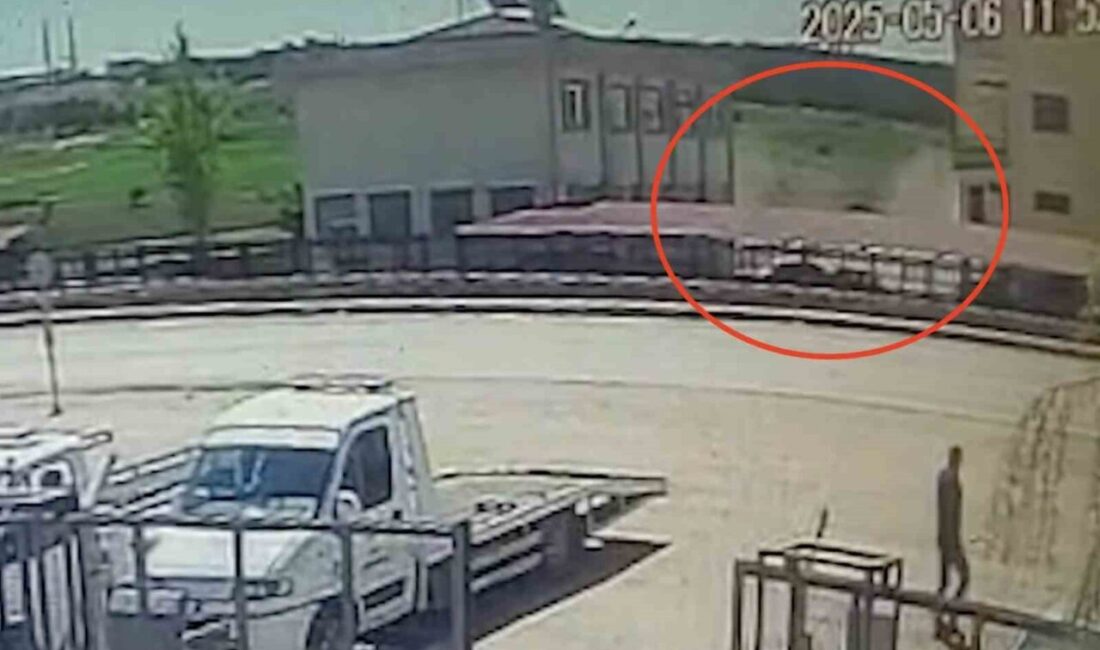 Çorum’da 8 işçinin yaralandığı un fabrikasındaki patlama kamerada Çorum’daki bir un fabrikasında meydana gelen patlamada 8 işçi yaralandı.
