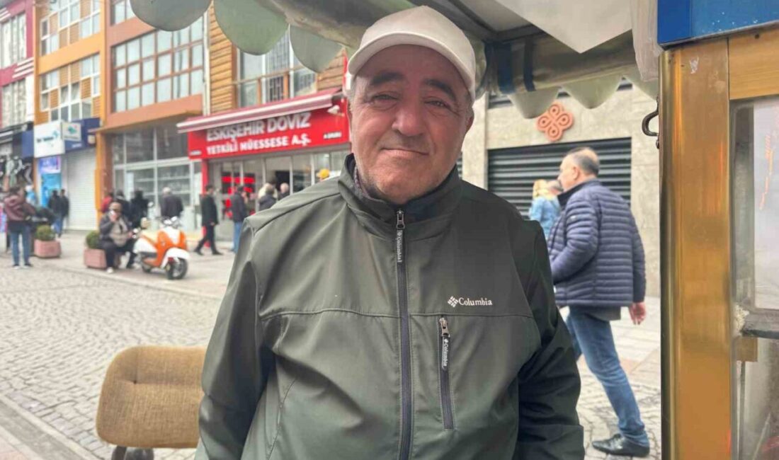 Dengesiz hava şartları seyyar esnafı zor durumda bıraktı Eskişehir’de ani sıcaklık değişimleri, seyyar satıcıları olumsuz etkiliyor. Esnaf, havaların