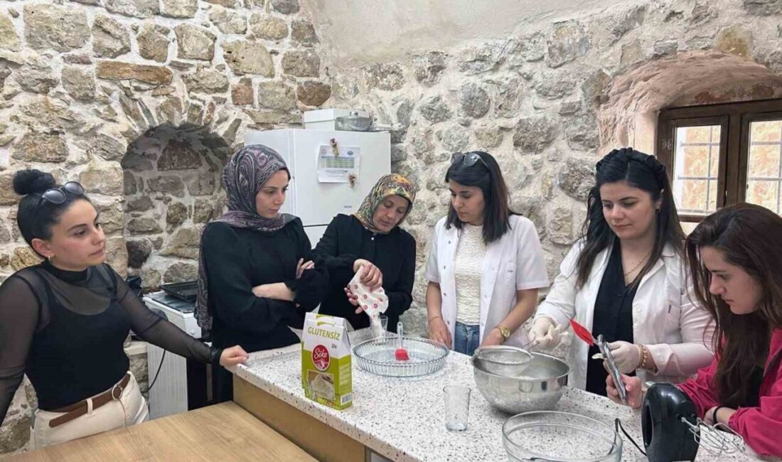 Derik’te Dünya Çölyak Günü etkinliği Mardin’in Derik ilçesinde Dünya Çölyak Günü kapsamında farkındalık etkinliği düzenlendi.