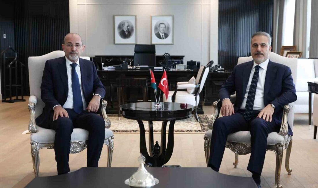 Dışişleri Bakanı Fidan, Ürdünlü mevkidaşı Safedi ile bir araya geldi Dışişleri Bakanı Hakan Fidan, Ürdün Dışişleri Bakanı Eymen es-Safedi ile