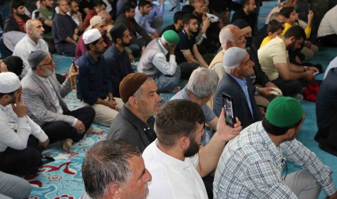 Diyarbakır Ulu Camii’nde dünya birincisi hafızlar Kur’an-ı Kerim okudu Diyarbakır 5. Haremi Şerif Ulu Camii’nde dünya birincilerinden Adem Bilgetay