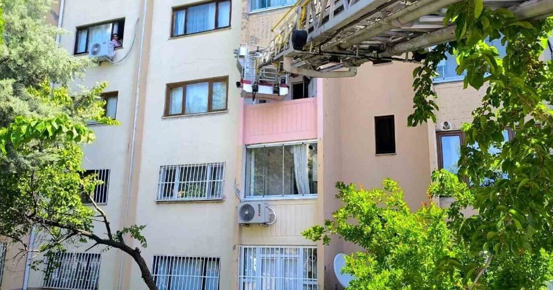 Diyarbakır’da iki gündür haber alınamayan kadın evde ölü bulundu Diyarbakır’ın Yenişehir ilçesinde iki gündür haber alınamayan kadın, itfaiye ekipleri