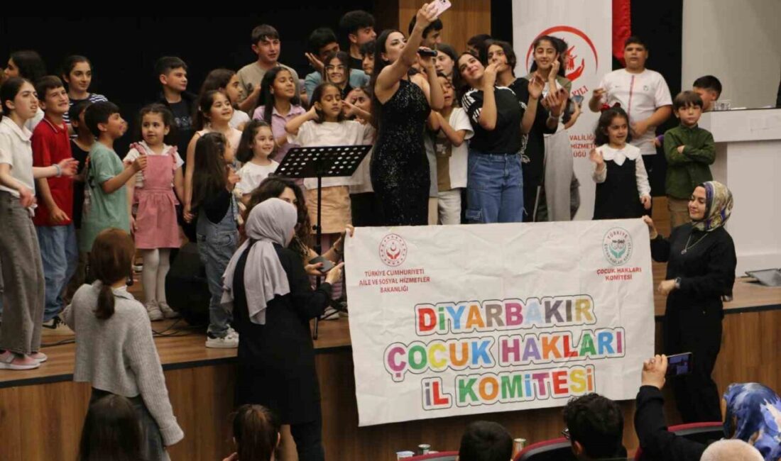 Diyarbakır’da şehit aileleri ve gaziler ’Aile Yılı’ konserinde bir araya geldi Diyarbakır Aile ve Sosyal Hizmetler İl Müdürlüğü tarafından şehit yakınları,