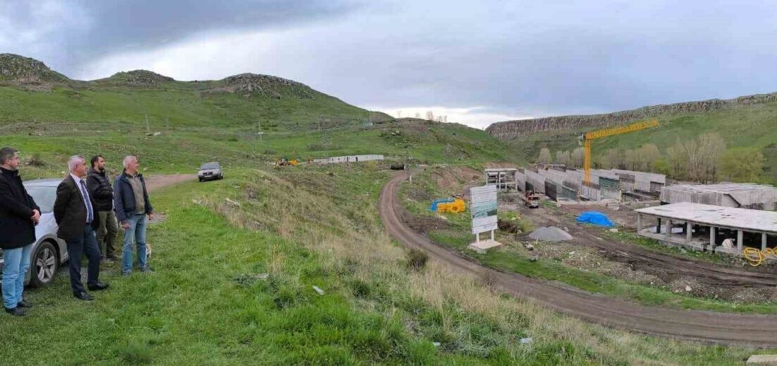 DSİ Kars Bölge Müdürü Kotan, Atıksı Arırtma Tesislerini inceledi Devlet Su İşleri (DSİ) 24. Bölge Müdürü Serdar Kotan, Kars