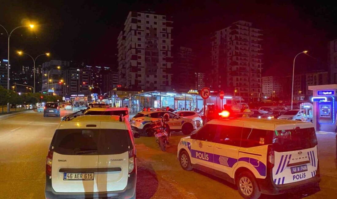 “Dur” ihtarına uymayıp kaçarken polis memuruna çarptı Kahramanmaraş’ta ehliyetsiz olduğu belirlenen sürücü, plakası bulunmayan motosikletle devriye görevindeki
