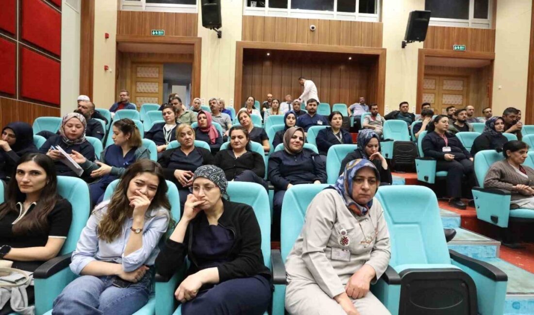 Elazığ’da hastane çalışanlarına Afet Farkındalık Eğitimi verildi Elazığ’da Fırat Üniversitesi Hastanesi çalışanlarına, ‘Afet Farkındalık Eğitimi’ verildi. Fırat