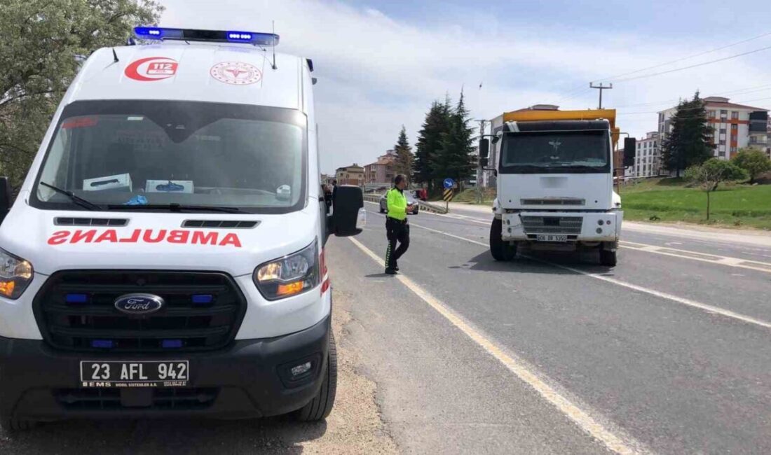 Elazığ’da kamyon ile otomobil çarpıştı: 1 yaralı Elazığ’da kamyon ile çarpışan otomobilin bahçeye uçtuğu kazada, 1 kişi