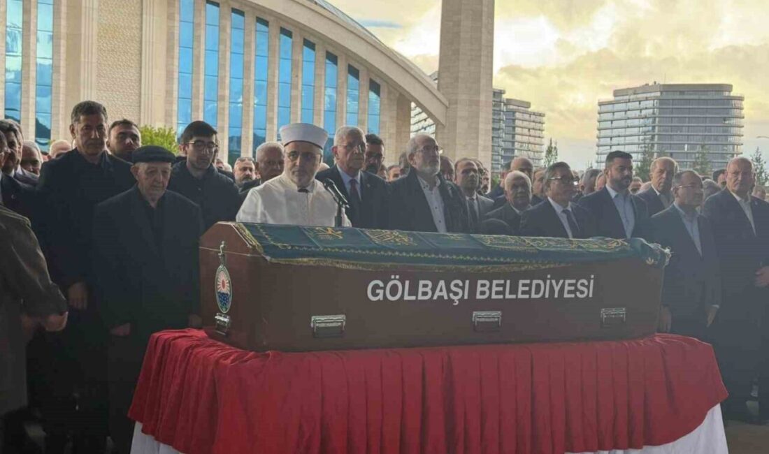 Eski MHP Milletvekili Mehmet Ekici son yolculuğuna uğurlandı Eski MHP Milletvekili Mehmet Ekici, ikindi namazını müteakip kılınan cenaze