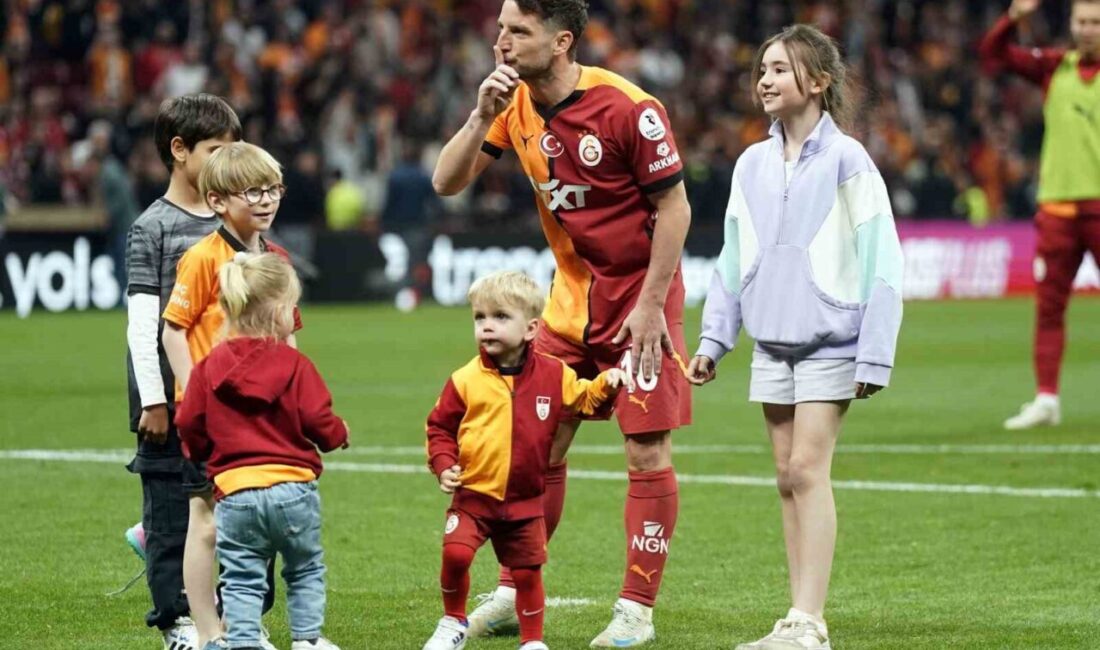 Galatasaray’da maç sonu 3’lüsü Mertens ve Muslera’dan Galatasaray’da Fernando Muslera ile Dries Mertens, Sivasspor maçının ardından sarı-kırmızılı