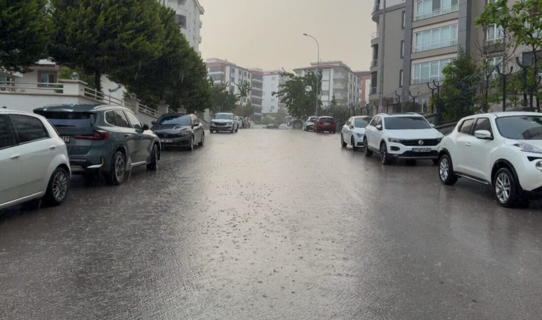 Gaziantep’te sağanak hayatı olumsuz etkiledi Gaziantep’te aniden bastıran ve yer yer etkili olan sağanak, hayatı