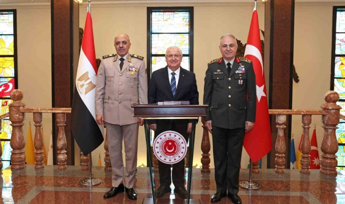 Genelkurmay Başkanı Güler, Mısır Genelkurmay Başkanı Khalifa’yı kabul etti Genelkurmay Başkanı Orgeneral Metin Gürak’ın davetlisi olarak Ankara’ya gelen Mısır