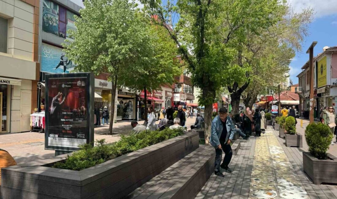 Güneş açtı, Hamamyolu hareketlendi Eskişehir’de baharın gelmesi ve havanın ısınması ile birlikte kış boyunca