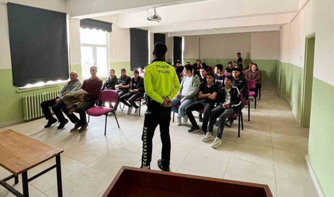 Hisarcık polisinden “Bir kural Bir Ömür” projesi Hisarcık İlçe Emniyet Amirliği tarafından motosiklet kazalarını ve bu kazalardaki