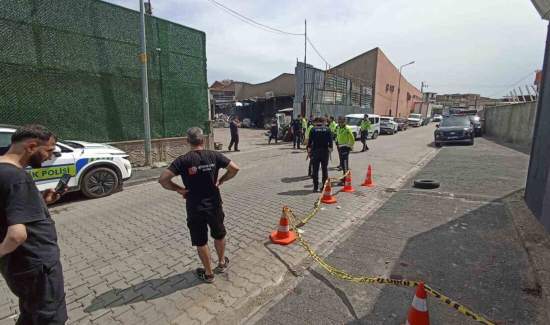İş yerinde silahlı saldırıya uğrayan hurdacı ağır yaralandı Balıkesir’in Edremit ilçesinde bir hurdacı, dükkanında yaşanan silahlı saldırıda ağır