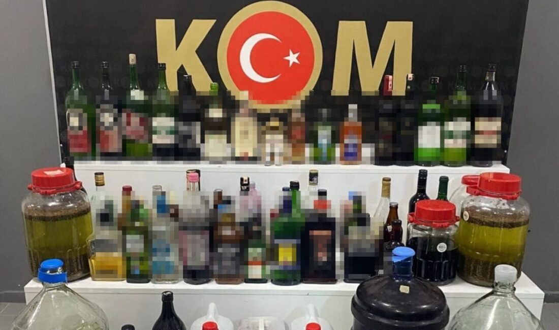 Isparta’da 125 litre sahte içki ele geçirildi Isparta İl Emniyet Müdürlüğü KOM Şube ekiplerinin düzenlediği operasyonda, çok