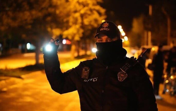 Isparta’da asayiş ve trafik uygulaması: 14 sürücüye ceza Isparta İl Emniyet Müdürlüğü ekipleri tarafından dün gerçekleştirilen asayiş ve