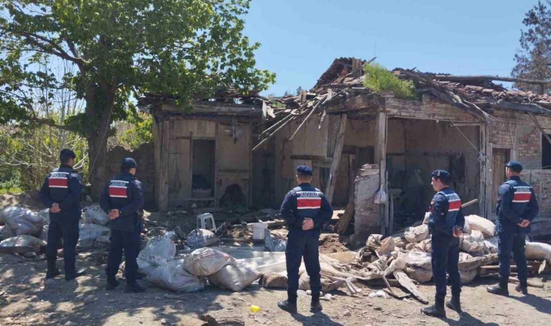 Kaçak kazı Roma mozağini ortaya çıkarttı Tokat’ın Zile ilçesinde bir bağ evinde izinsiz kazı yapan 4