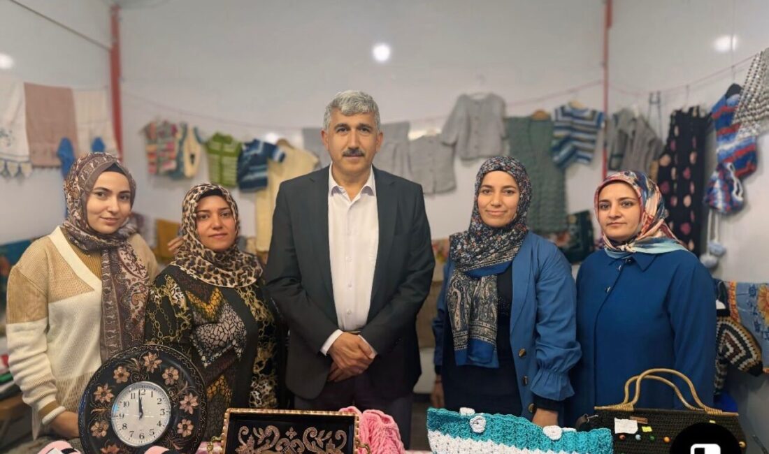 Kahta Belediyesi’nden kadın girişimcilere tam destek Adıyaman’ın Kahta ilçe Belediyesi öncülüğünde organize edilen “Üreten Kadınlar” fuarı,