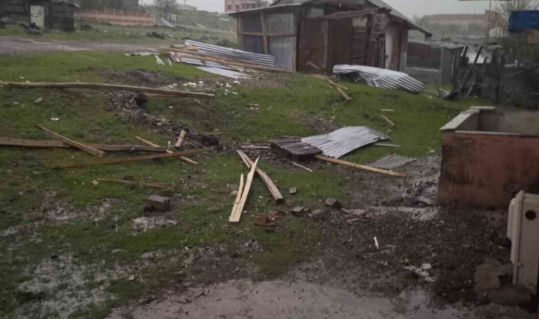 Karkaoçan’da fırtına evlerin çatılarını uçurdu Elazığ’da etkili olan fırtına nedeniyle Karakoçan ilçesinde bir evin çatısını