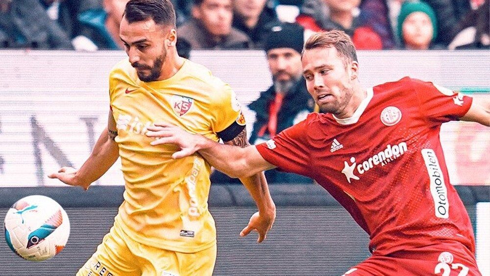 Kayserispor 3 puana garantiliyor Kayserispor; bu hafta oynayacağı Antalyaspor maçını kazandığı takdirde matematiksel olarak