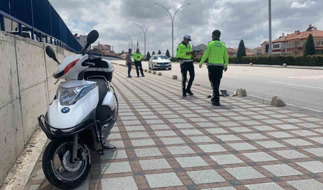 Kazada motosikletle birlikte 20 metre sürüklenen sürücüsü yaralandı Karaman’da sürücüsünün direksiyon hakimiyetini kaybettiği motosiklet kontrolden çıkarak 20 metre