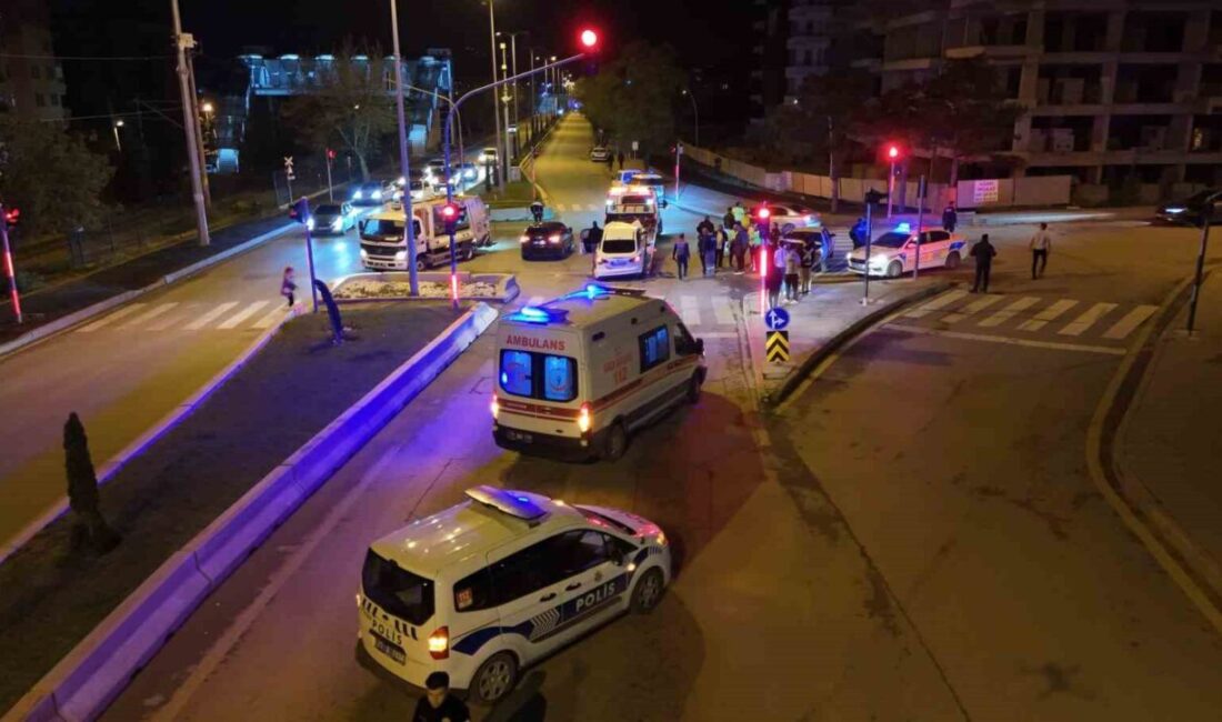 Kırıkkale’de zincirleme trafik kazası: 2 yaralı Kırıkkale’de 3 aracın karıştığı zincirleme trafik kazasında 2 kişi yaralandı.