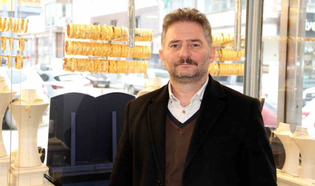 Kuyumcu ve vatandaşlara ’sahte altın’ uyarısı Samsun Çarşamba Kuyumcular Derneği Başkanı Cumhur Kaya, altın fiyatlarının artışıyla