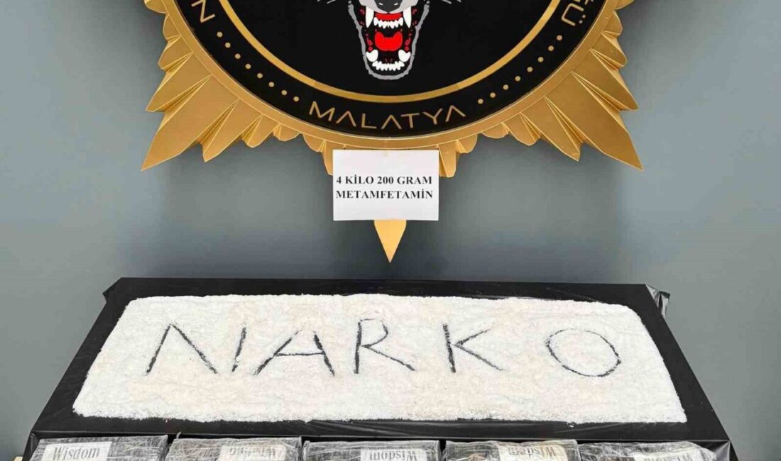 Malatya’da 4 kilo 200 gram metamfetamin ele geçirildi Malatya’da polis ekipleri tarafından şüphe üzerine durdurulan bir araçta 4