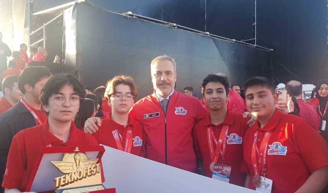 Malatyalı öğrenciler Teknofest 2025 Kıbrıs Finalleri’nden Türkiye Şampiyonu olarak döndü TEKNOFEST 2025 Kıbrıs Finalleri’nde Malatya Deneyap Atölyesi takımı, Turizm Teknolojileri