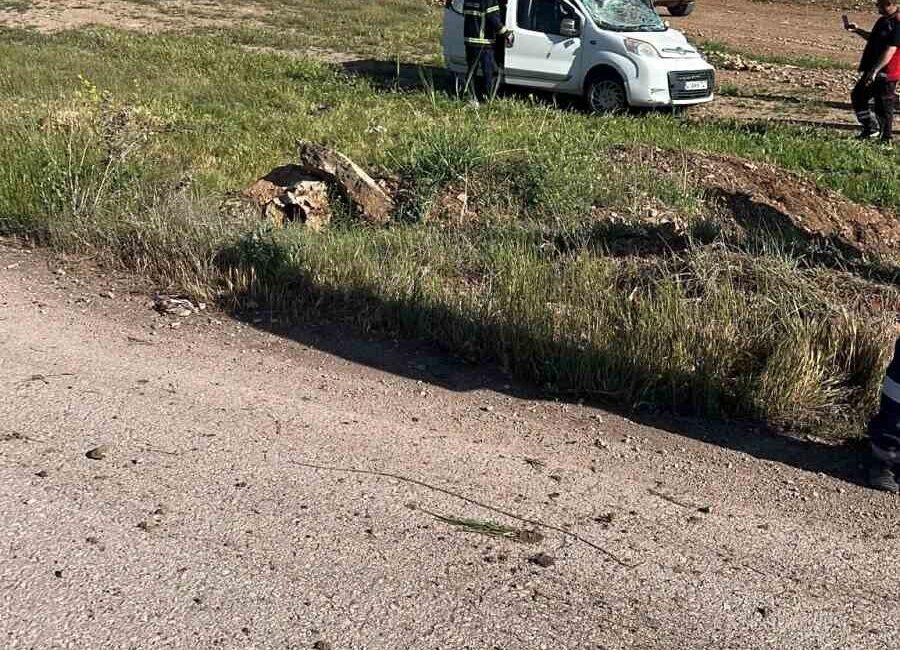 Mardin’de hafif ticari araç boş alana uçtu: 4 kişi yaralandı Mardin’in Mazıdağı ilçesinde hafif ticari aracın boş alan savrulduğu kazada