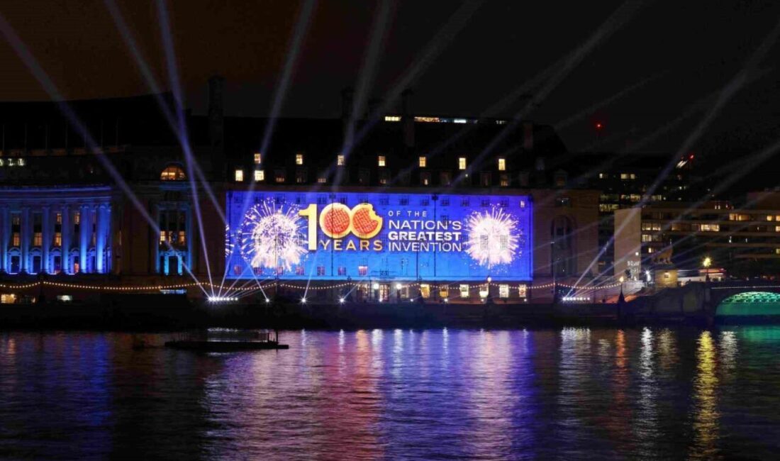 McVitie’s Çikolatalı Digestives 100. yılında lezzeti kültürle harmanlayan muhteşem kutlamalarıyla dünya sahnesinde Yıldız Holding’in global atıştırmalık şirketi pladis’in ikonik markası McVitie’s Çikolatalı